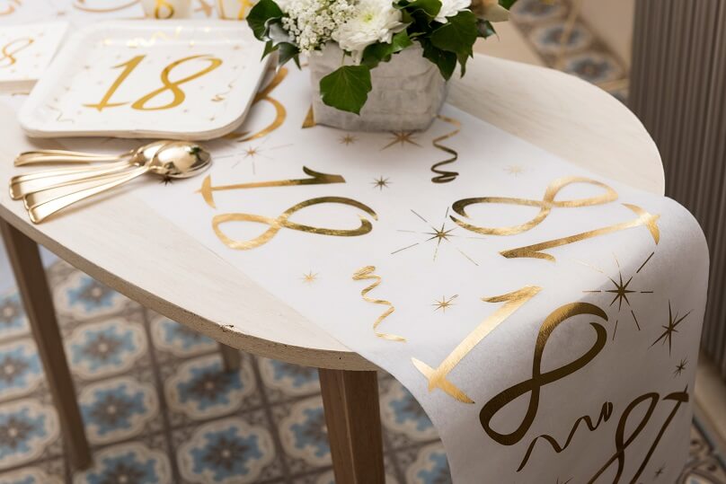 © – Chemin De Table Pour Anniversaire 18 Ans – Ruban Pour Centre De Table  Doré Non-Tissé – Décoration Chic Pour Anniversaire [H1320]