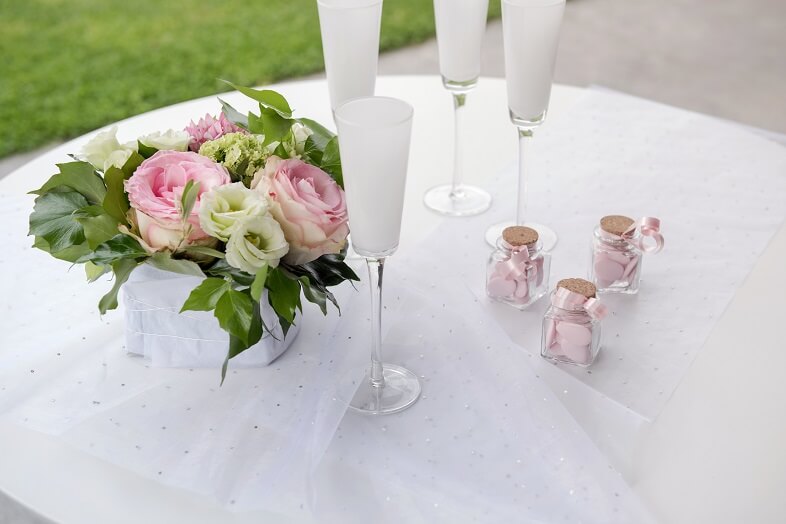 Chemin de table strass blanche