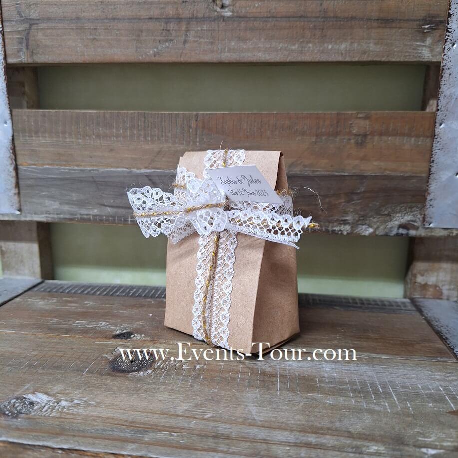 Conf010 confection de dragee boite kraft dentelle dore or