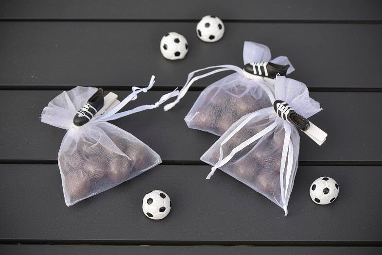 Confection de dragee avec sachet organdi blanc