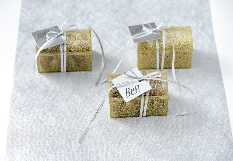 Confection de dragee doree pailletee