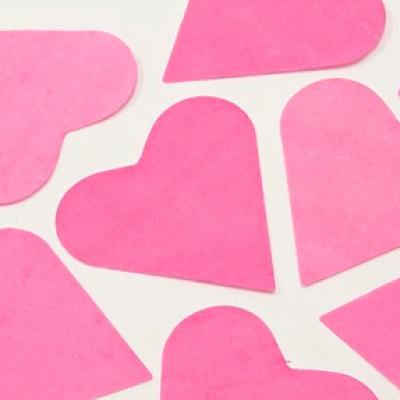 Confettis coeurs fuchsia pour sortie eglise mariage