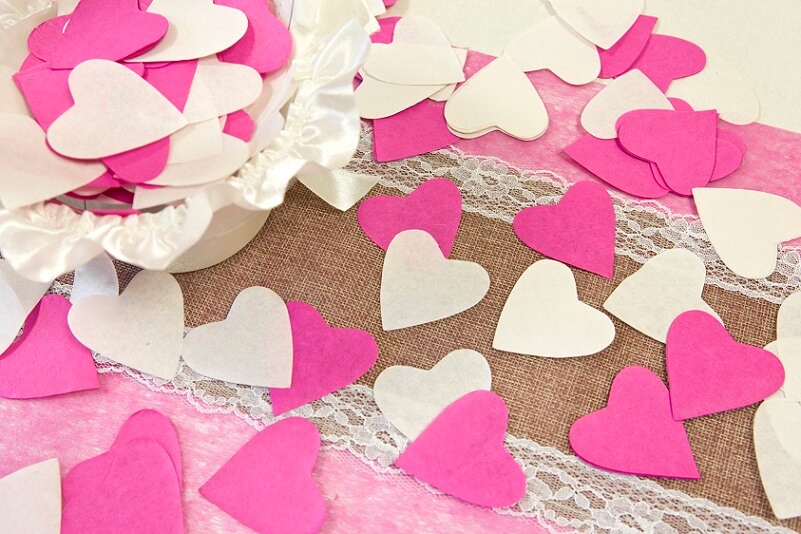 Confettis coeurs blanc pour sortie eglise mariage