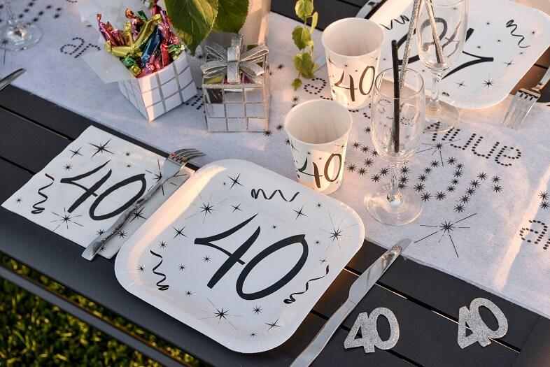 Confettis de table 40 ans blanc et noir