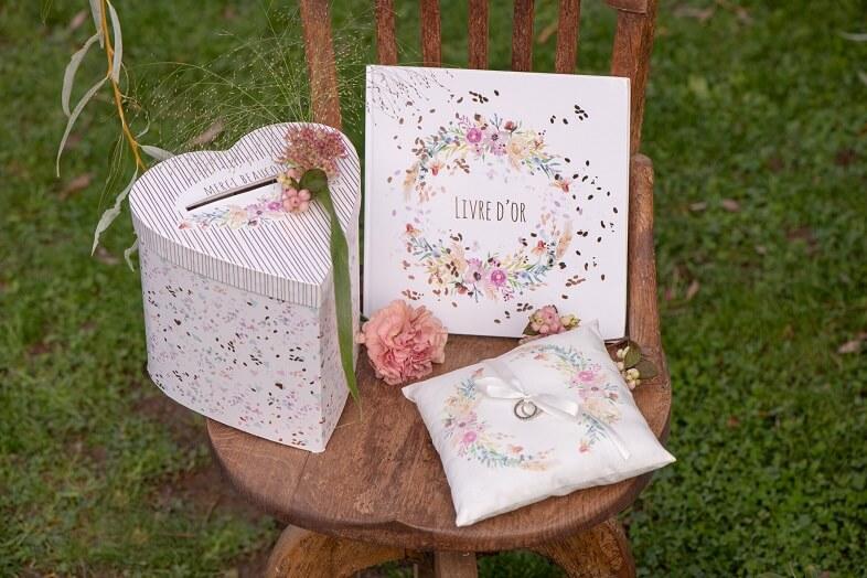 Coussin a alliance mariage champetre decoration florale