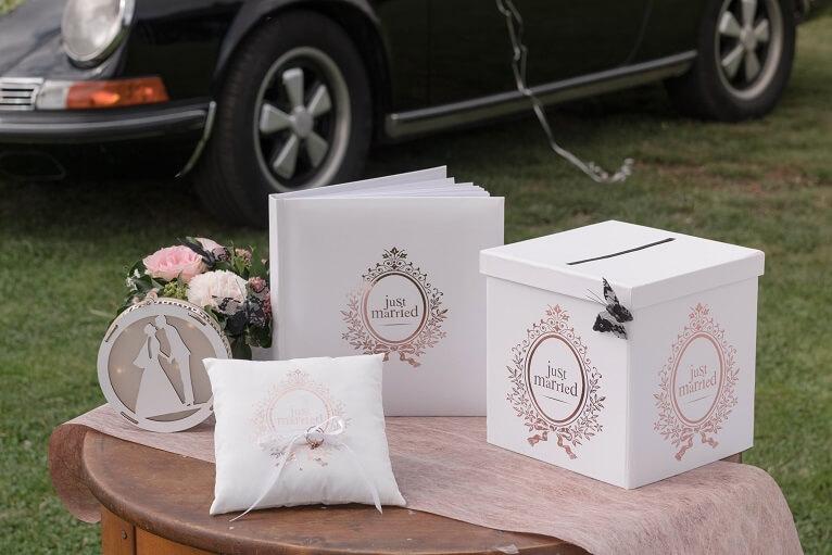 Coussin a alliance mariage just married blanc et rose gold
