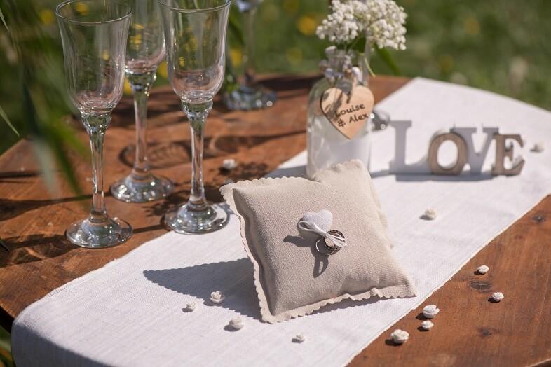 Coussin a alliance naturel champetre et coeur