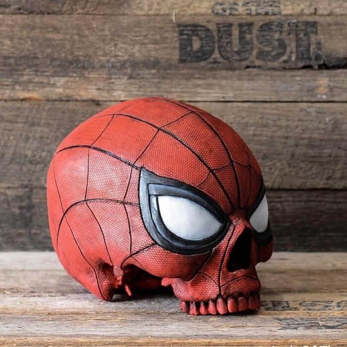 Crâne Geek décoratif parfait pour une fête comme Halloween !