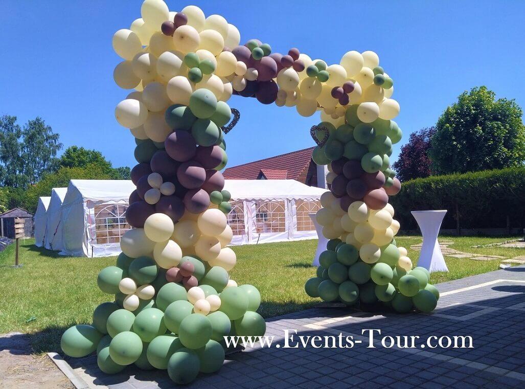 Decoration arche en ballon organique vert olive sauge marron beige ivoire