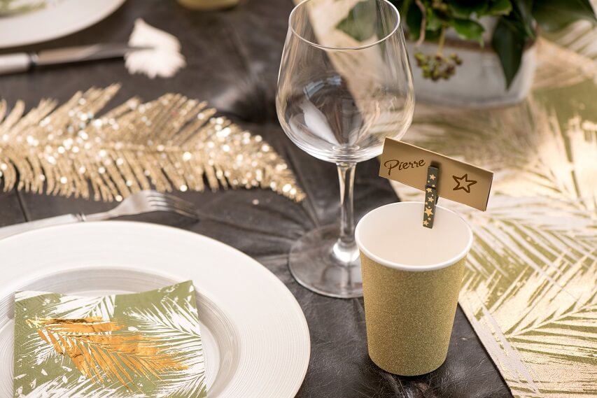 Decoration avec marque place chevalet or