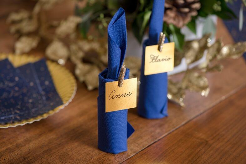 Decoration avec serviette de table airlaid bleu royal