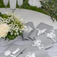 Decoration avec serviette de table gris perle