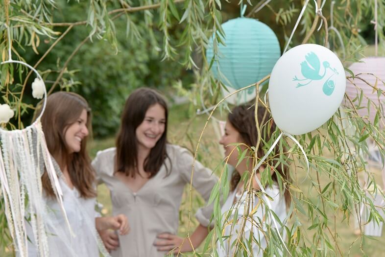 Decoration ballon blanc et vert en latex baby shower