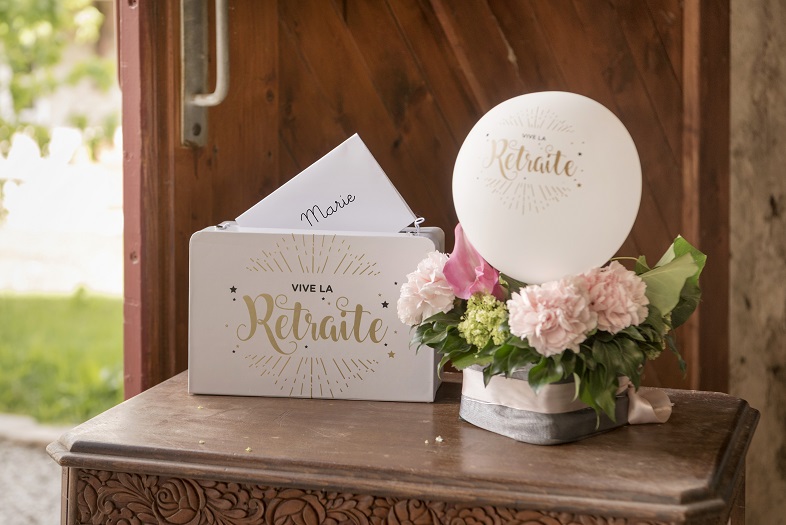 Decoration ballon retraite blanc et dore metallise