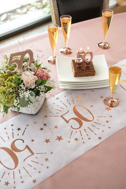 Décoration de table 60ans anniversaire blanc & rose gold étincelant.