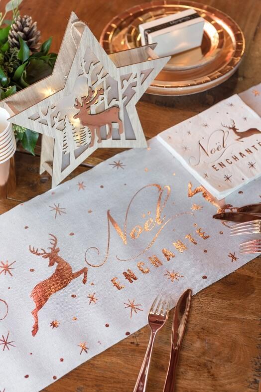 Decoration chemin de table noel enchante avec cerf rose gold