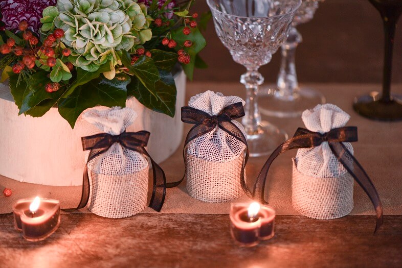 Decoration de dragee avec aumoniere de noel