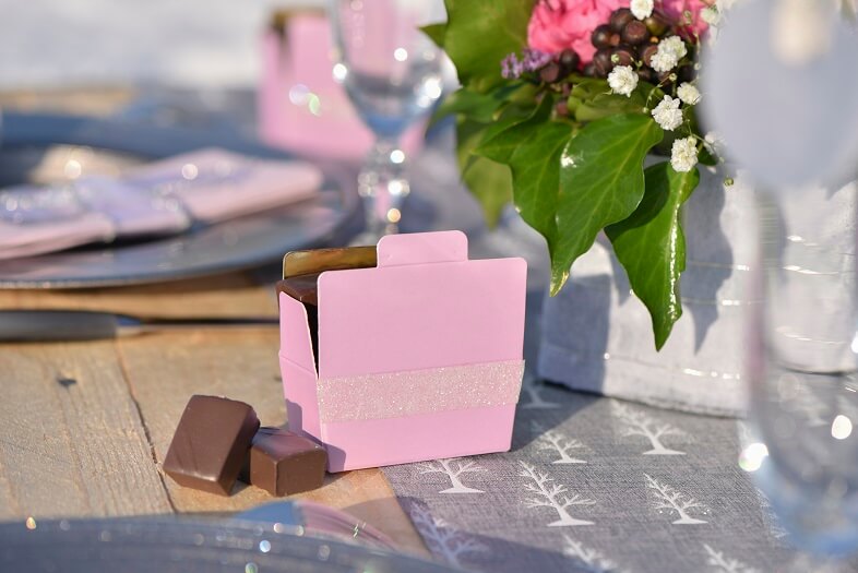 Decoration de dragee blanc et rose