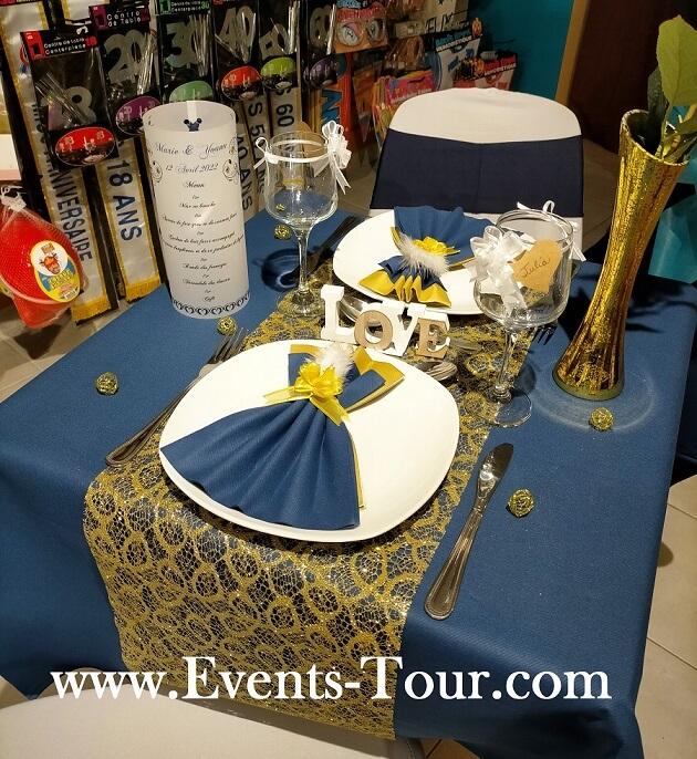 Decoration de fete avec nappe bleu royal 25m