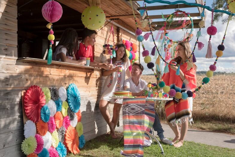 Decoration de fete avec pompon