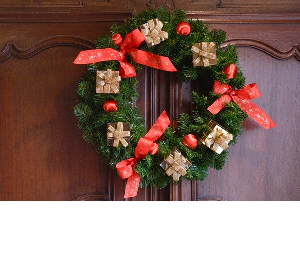 Decoration de porte rouge et or