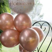 Decoration de salle avec ballon aluminium anniversaire blanc et rose gold