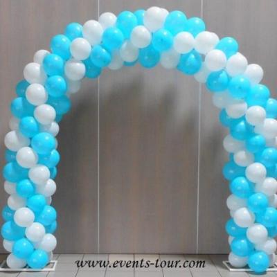 Prestation installation d'arche en ballons pour votre décoration de salle REF/PES-301