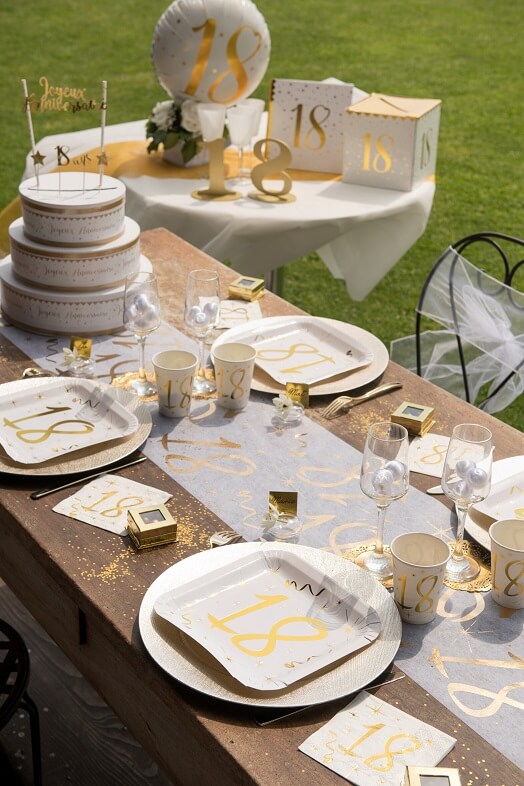 Decoration de table 18ans blanc et or