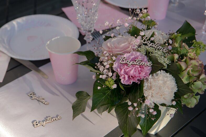 Decoration de table a parsemser bois bapteme blanc