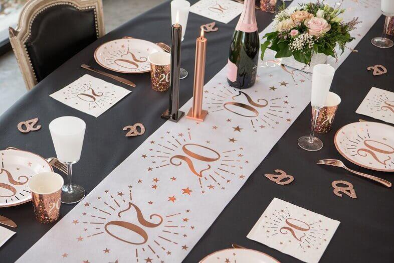Decoration de table anniversaire 20ans blanc et rose gold