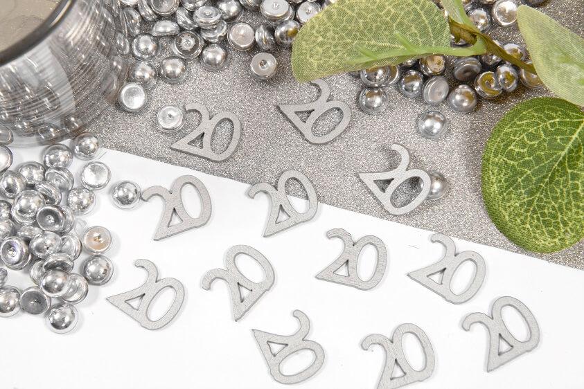 Decoration de table anniversaire argent 20 ans