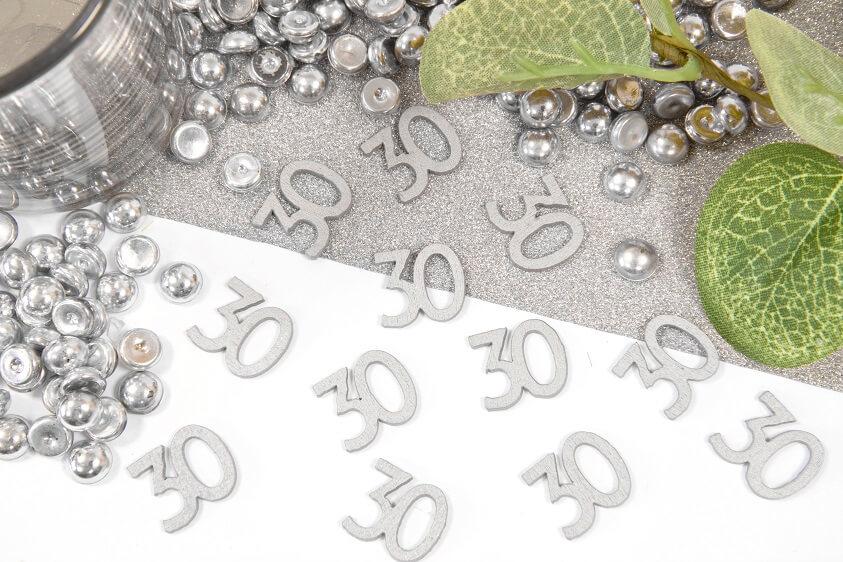Decoration de table anniversaire argent 30 ans