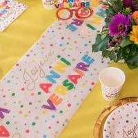 Decoration de table anniversaire avec gobelet multicolore