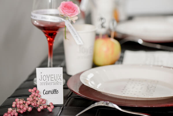 Decoration de table anniversaire blanche
