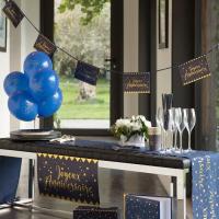 Decoration de table anniversaire bleu marine et or metallique