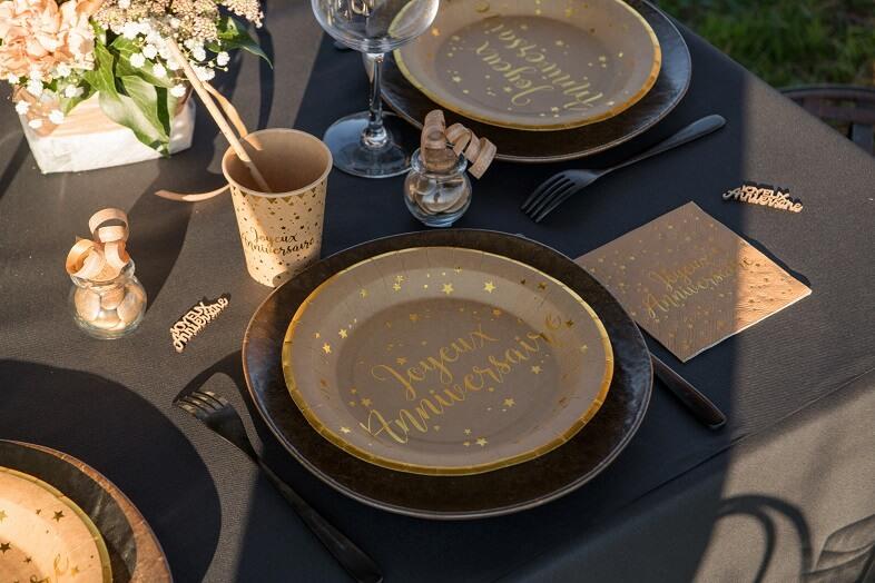 Decoration de table anniversaire champetre avec assiette