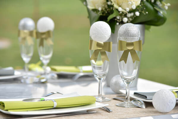 Decoration de table argent et blanc