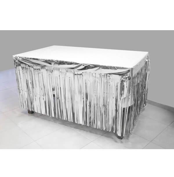 Decoration de table avec jupon argent metallise et ses franges