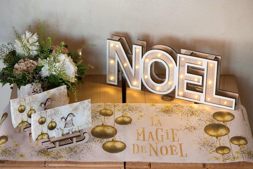 Decoration de table avec luge du pere noel naturel