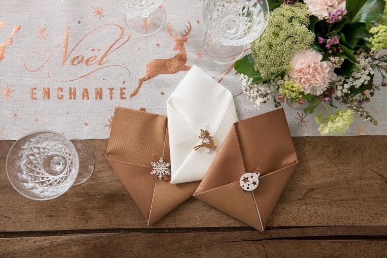 Decoration de table avec serviette airlaid blanche