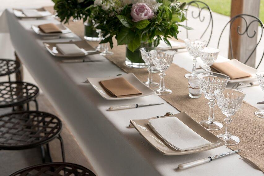 Decoration de table avec serviette airlaid naturel