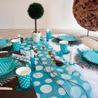 Decoration de table bleu turquoise avec pois