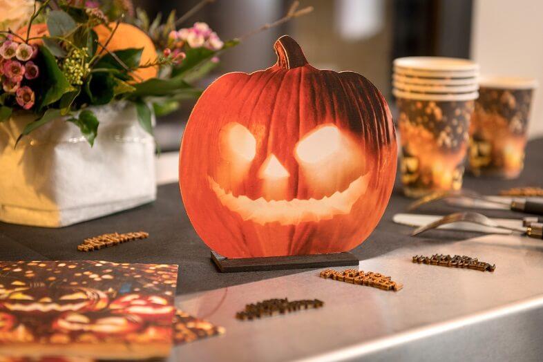 Decoration de table citrouille en bois