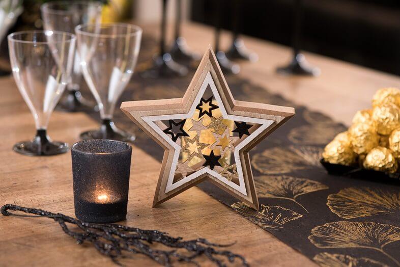 Decoration de table de noel avec etoile en bois