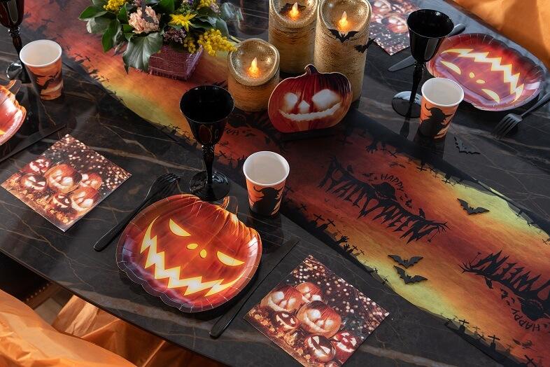 Decoration de table halloween avec assiette citrouille