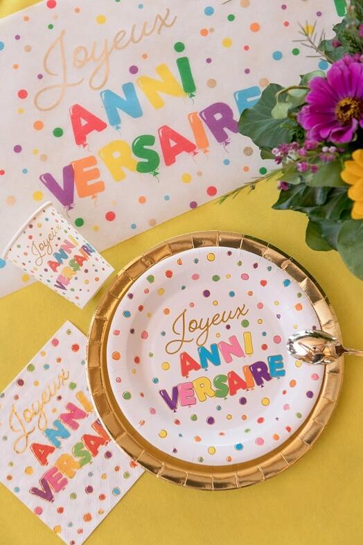 Decoration de table joyeux anniversaire avec gobelet