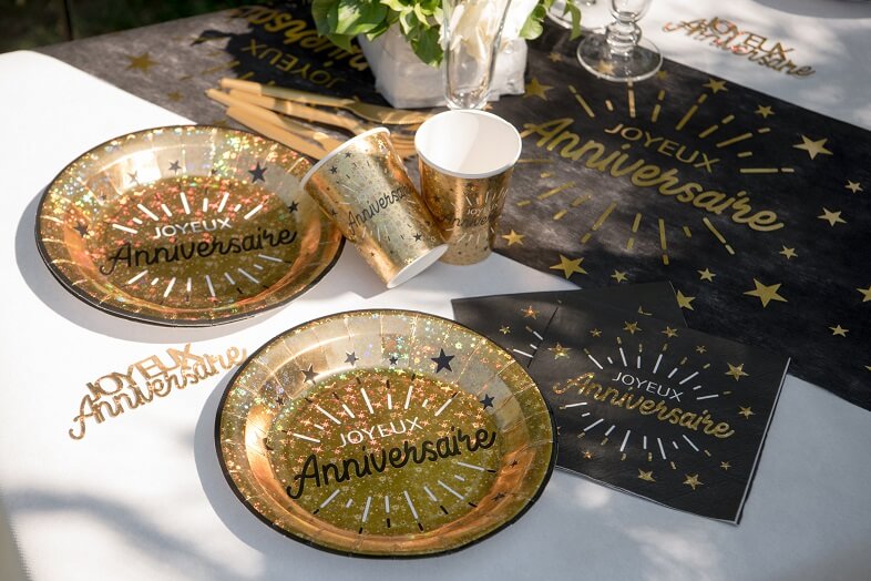 Decoration de table joyeux anniversaire noir et or metallique avec gobelet