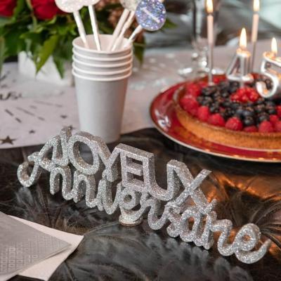 Centre de table lettre Joyeux Anniversaire argent avec paillettes (x1) REF/7590