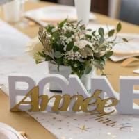 Decoration de table lettre en bois bonne annee blanche et or