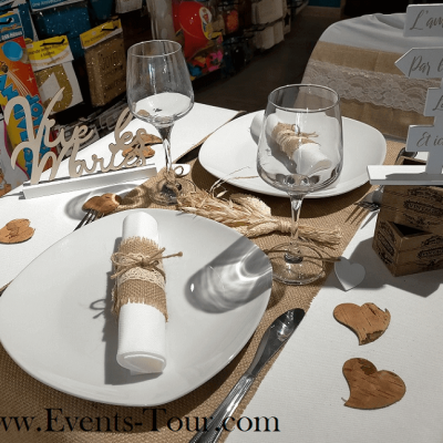 Centre de table totem en bois blanc mariage amour rose gold